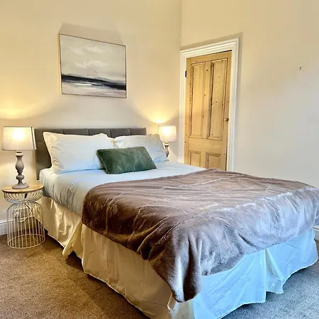 Auckland House Holiday home *